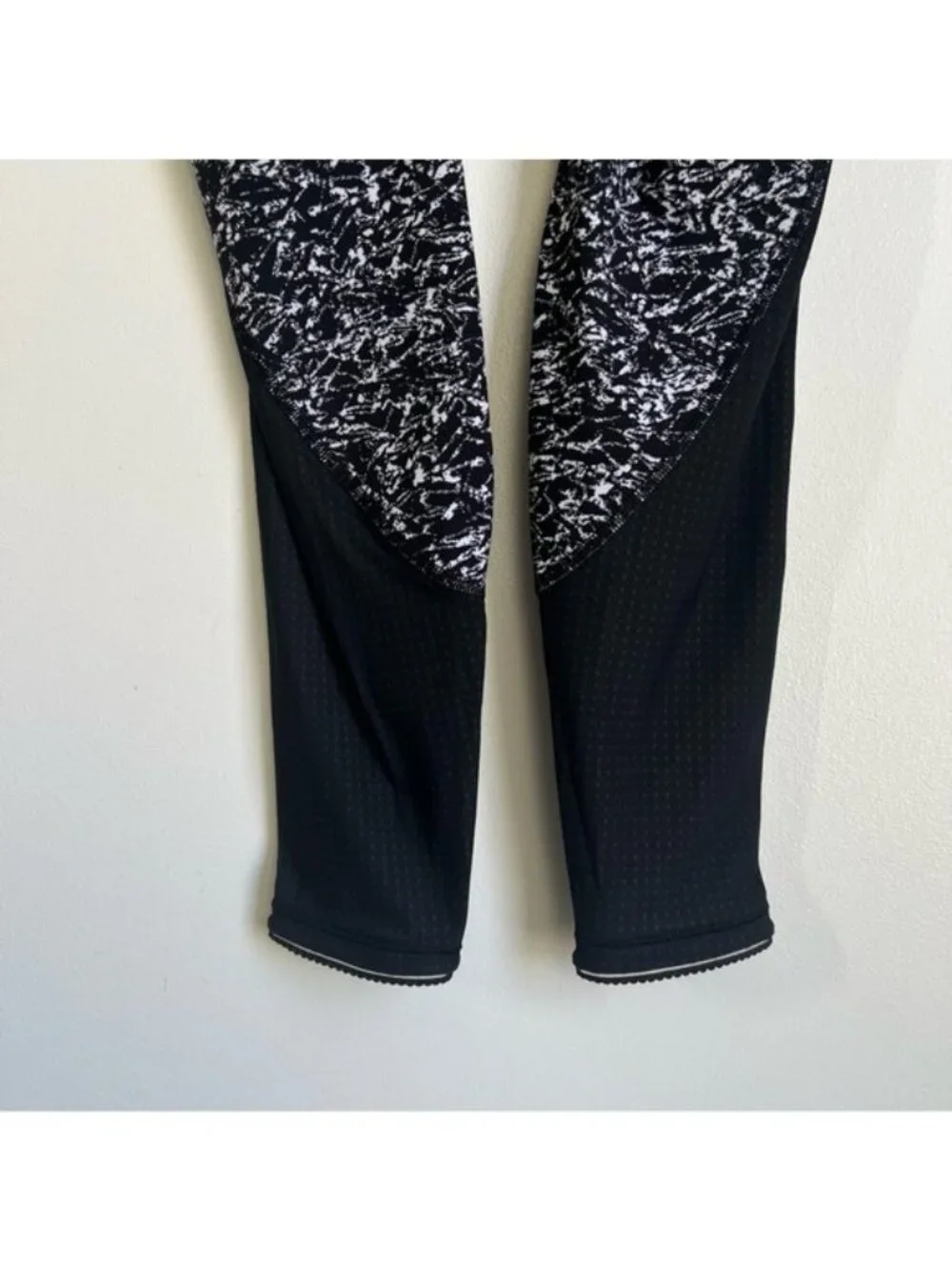 Lululemon Deep Breath Tight in Iced Wave White Black - 4